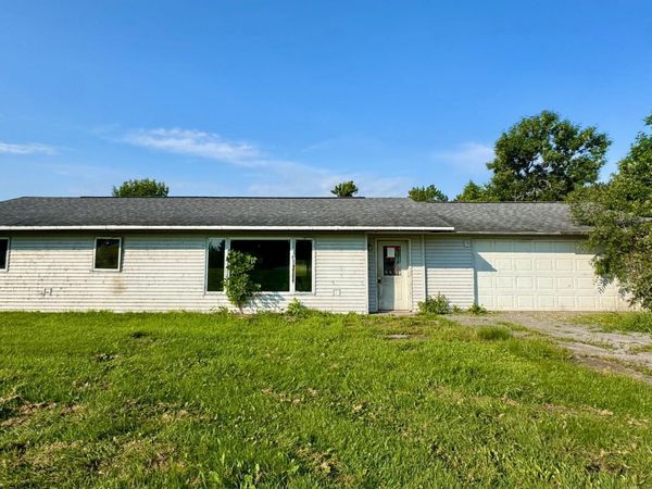 233 Oak Road, Warroad, MN 56763