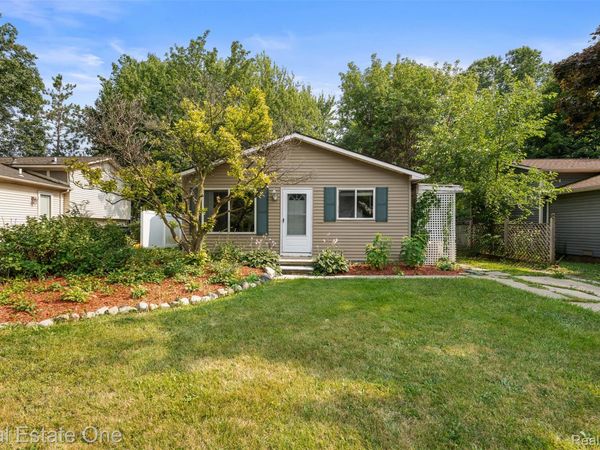 718 Miller Road, Orion Township, Mi 48362