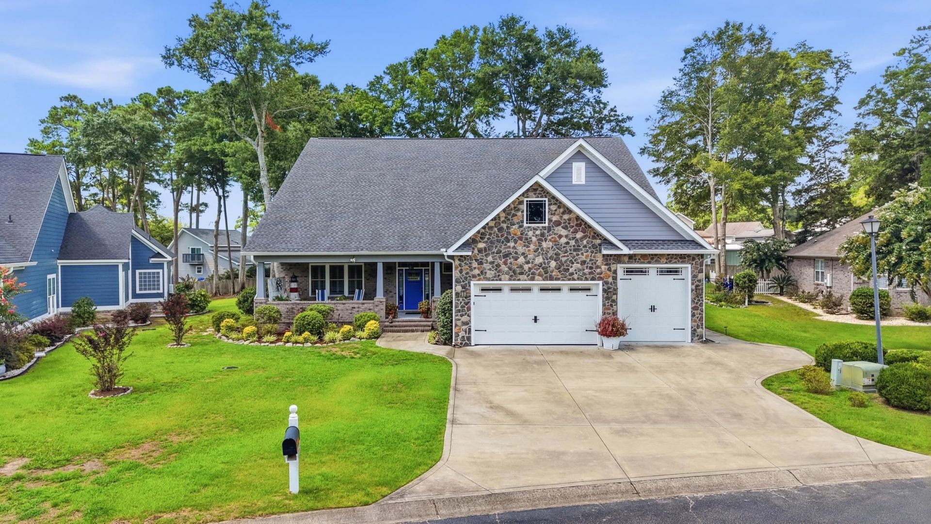 2377 Island Way Photo 6