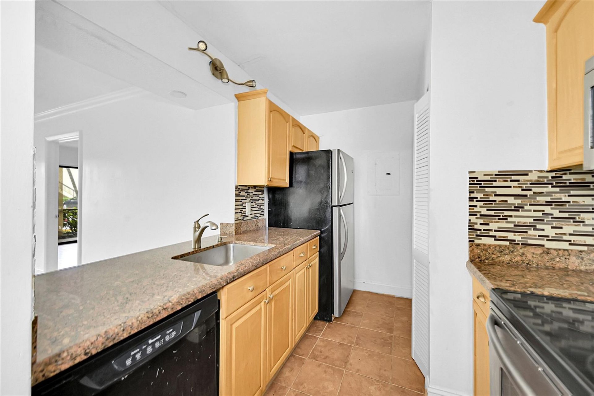 10022 Winding Lake Road, Unit 102, Sunrise, FL 33351 Photo