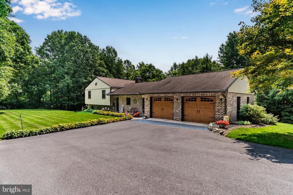 172 TAPEWORM ROAD, NEW BLOOMFIELD, PA 17068