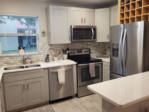 136 Lake Dora Dr, Unit 136, West Palm Beach, FL 33411