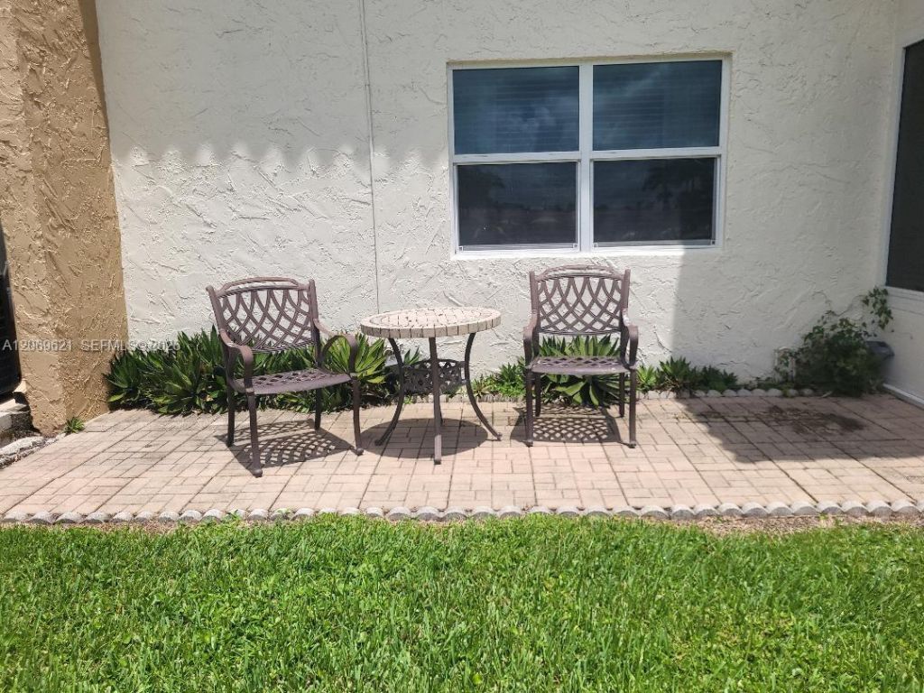 136 Lake Dora Dr, Unit 136, West Palm Beach, FL 33411 Photo