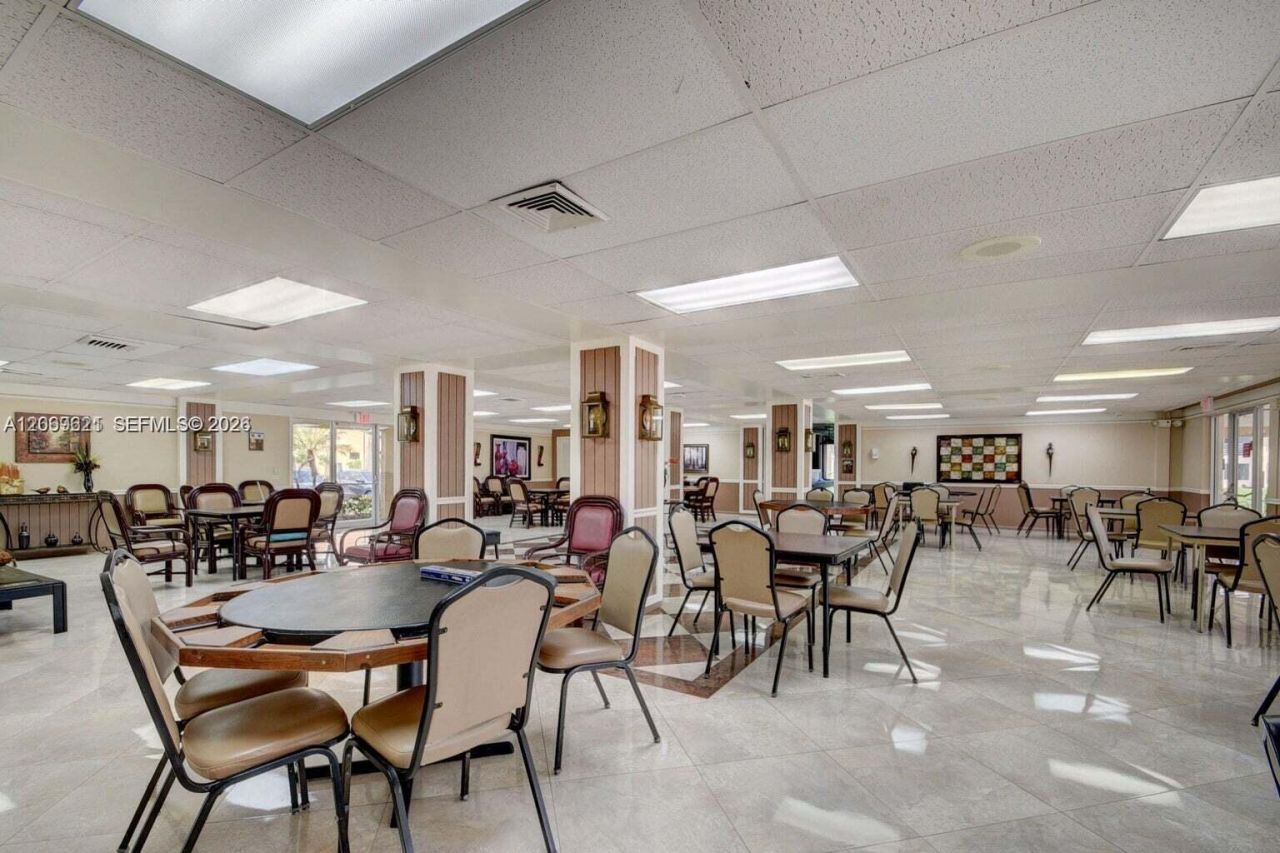 136 Lake Dora Dr, Unit 136, West Palm Beach, FL 33411 Photo