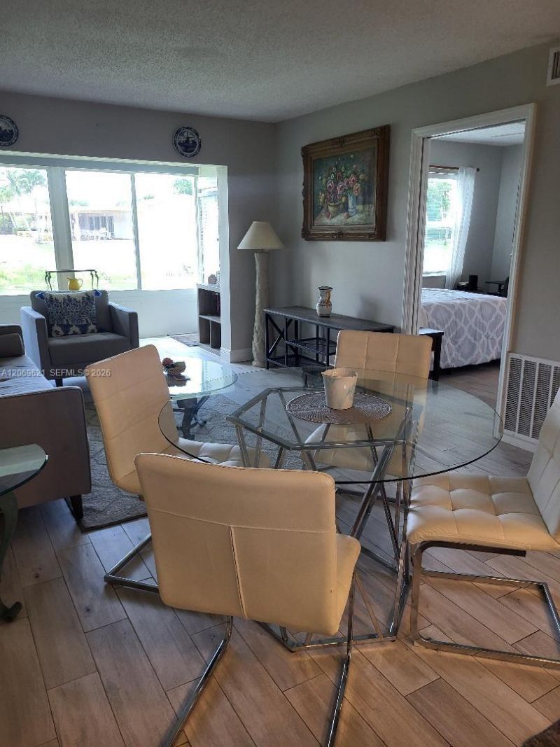 136 Lake Dora Dr, Unit 136, West Palm Beach, FL 33411 Photo
