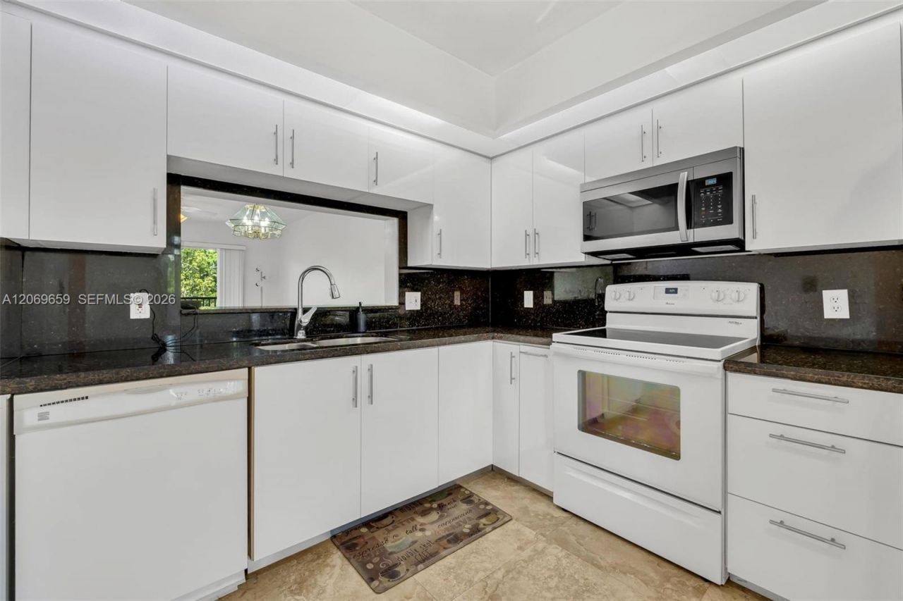 12651 SW 16th Ct , Unit 304B, Pembroke Pines, FL 33027 Photo