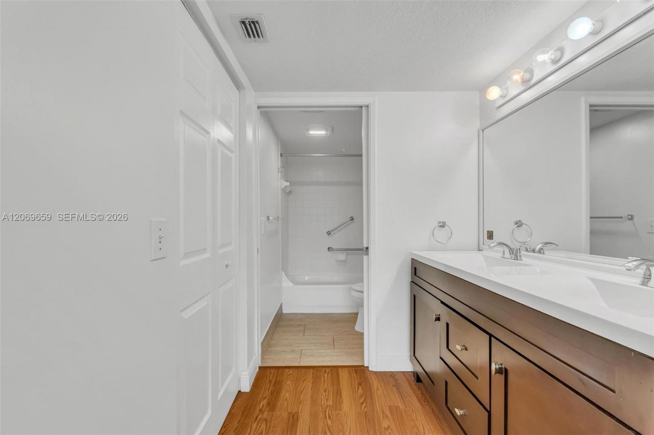 12651 SW 16th Ct , Unit 304B, Pembroke Pines, FL 33027 Photo