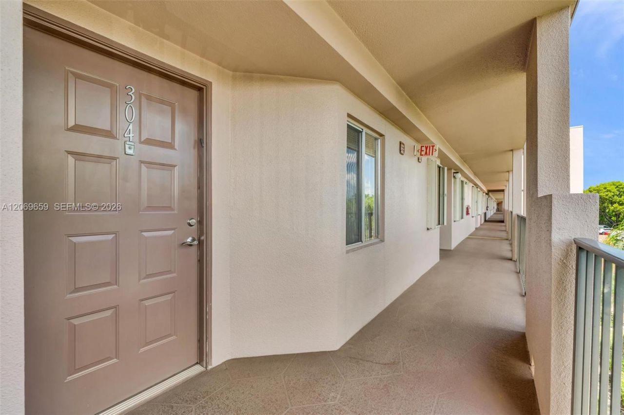 12651 SW 16th Ct , Unit 304B, Pembroke Pines, FL 33027 Photo