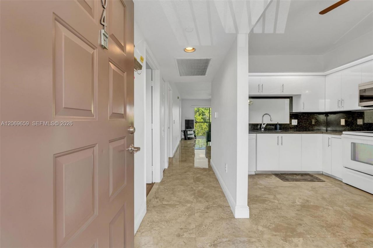12651 SW 16th Ct , Unit 304B, Pembroke Pines, FL 33027 Photo