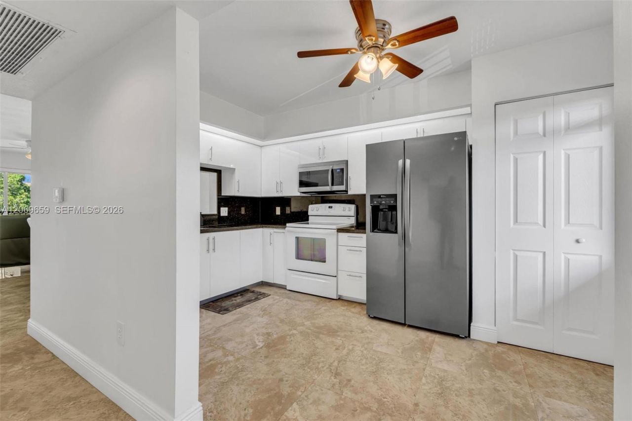 12651 SW 16th Ct , Unit 304B, Pembroke Pines, FL 33027 Photo