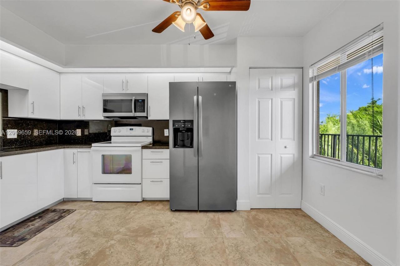 12651 SW 16th Ct , Unit 304B, Pembroke Pines, FL 33027 Photo
