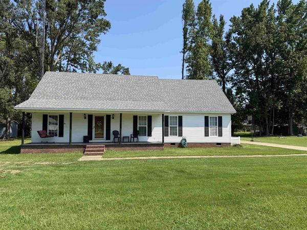 420 BRANDI DR, Savannah, TN 38372