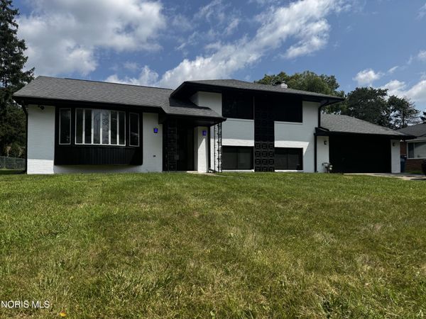 3748 S Beverly Hills Drive , Toledo, OH 43614