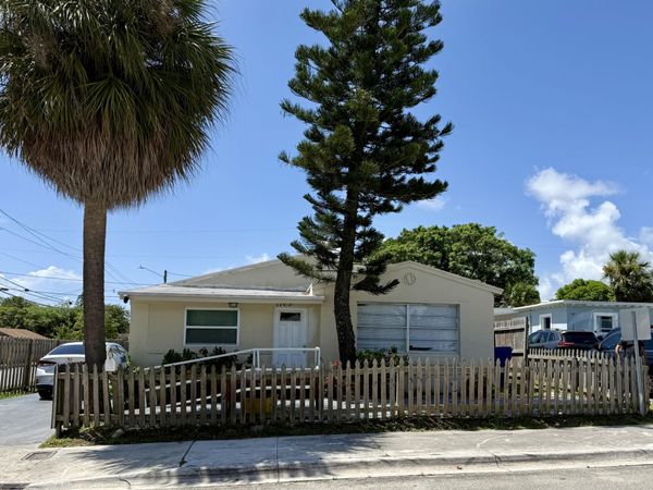 1105 W 34th Street, Riviera Beach, FL 33404