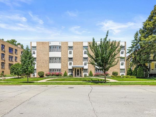 1130 Ontario Street , Unit A5, Oak Park, IL 60302