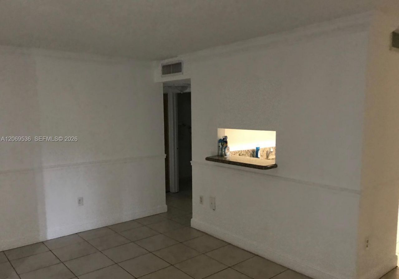 9445 SW 76th St , Unit U1, Miami, FL 33173 Photo