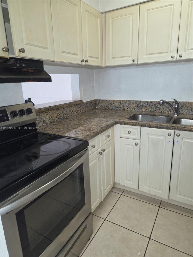 9445 SW 76th St, Unit U1, Miami, FL 33173 Photo