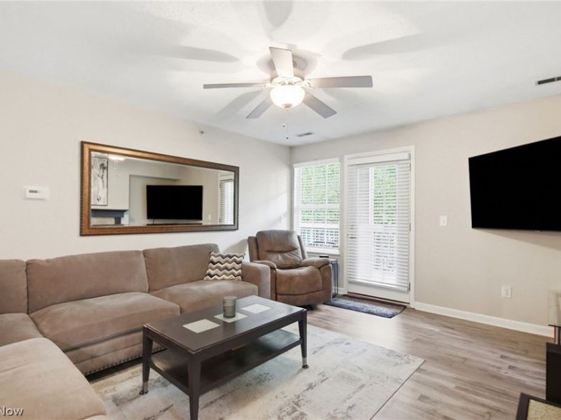 14926 Lenox Drive, Unit 526, Strongsville, OH 44136 Photo 7