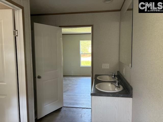 4943 Two Notch Road Photo 9