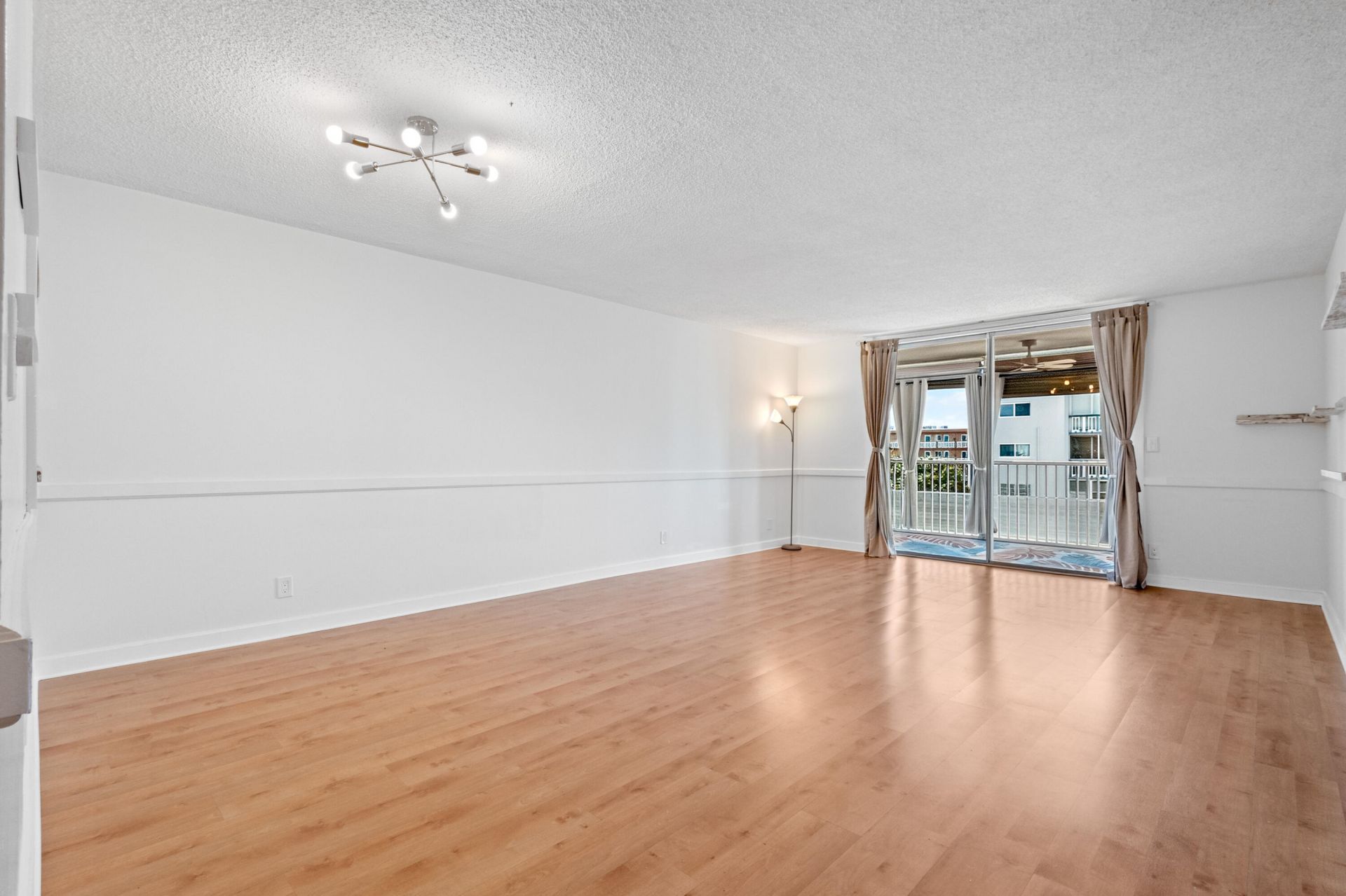 620 NE 12th Avenue, Unit 602, Hallandale Beach, FL 33009 Photo