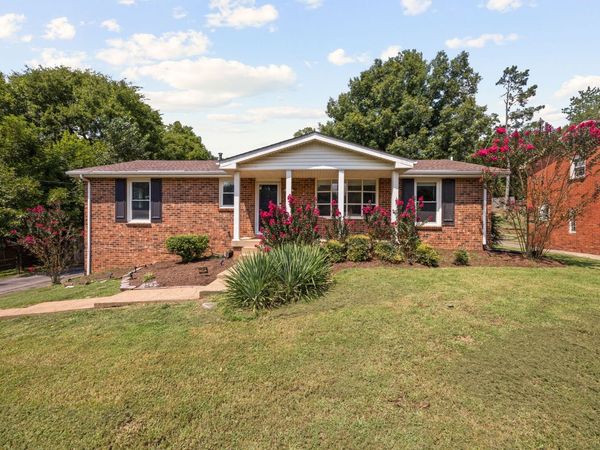 632 Harpeth Bend Dr , Nashville, TN 37221