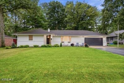 1901 Queenswood Drive, Findlay, OH 45840 Main Photo
