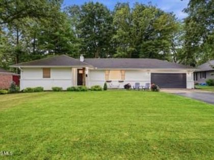 1901 Queenswood Drive Findlay, OH 45840