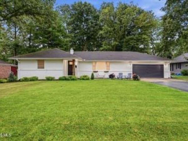 1901 Queenswood Drive, Findlay, OH 45840