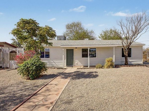 8624 E EDGEWOOD Avenue, Mesa, AZ 85208