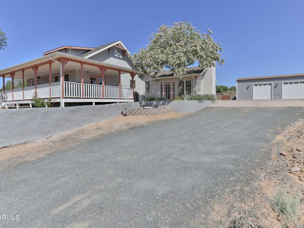 102 CRESTVIEW Road, Holbrook, AZ 86025