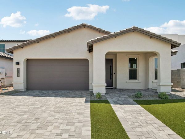 7945 W LOMA Lane, Peoria, AZ 85345