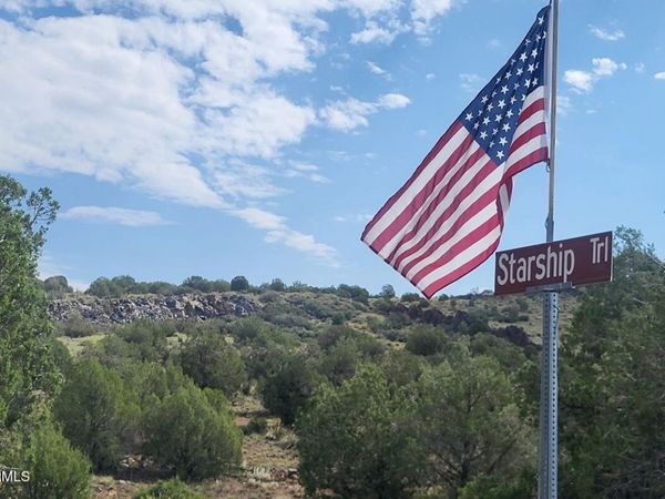 50400 N Starship Trail, Ash Fork, AZ 86320