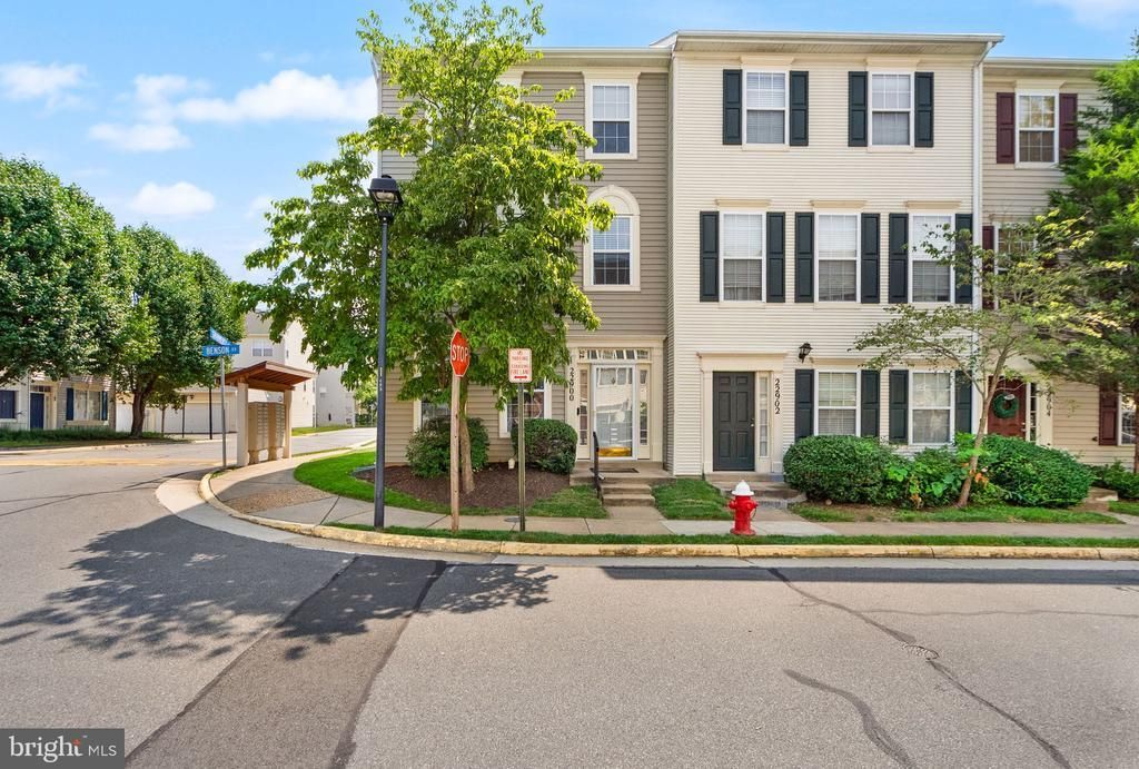 22900 Benson Terrace, Sterling, VA 20166 Main Photo