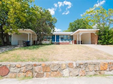 3900 Dexter Avenue, Fort Worth, TX 76107