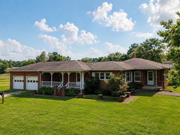 195 Old Highway 27 , Robbins, TN 37852