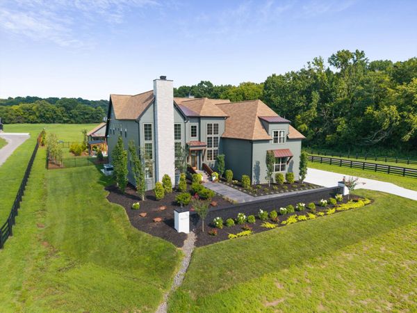 10729 Versailles Rd, Rockvale, TN 37153