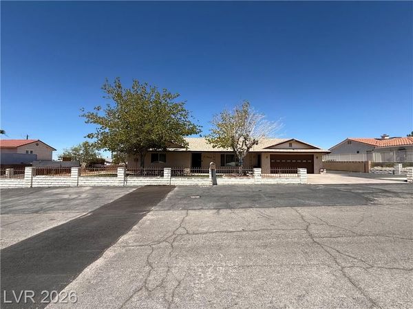 1560 Rocking Horse Drive , Henderson, NV 89002