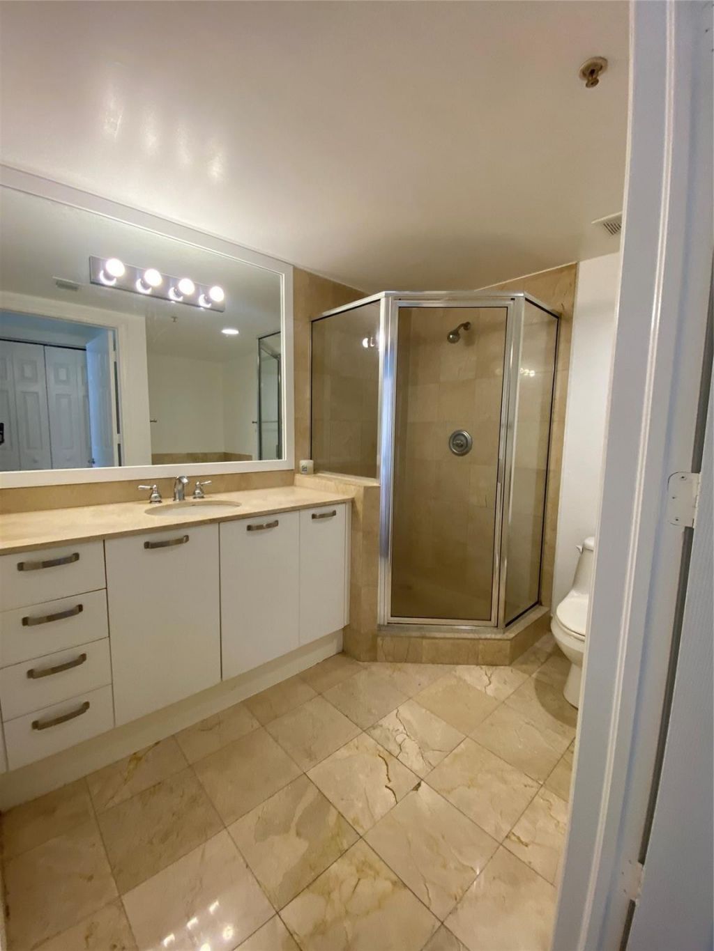 2030 S Douglas Road, Unit 403, Coral Gables, FL 33134 Photo