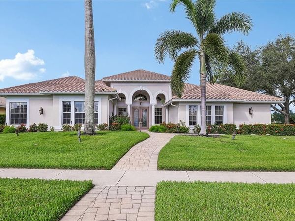 8868 Lely Island CIR, NAPLES, FL 34113
