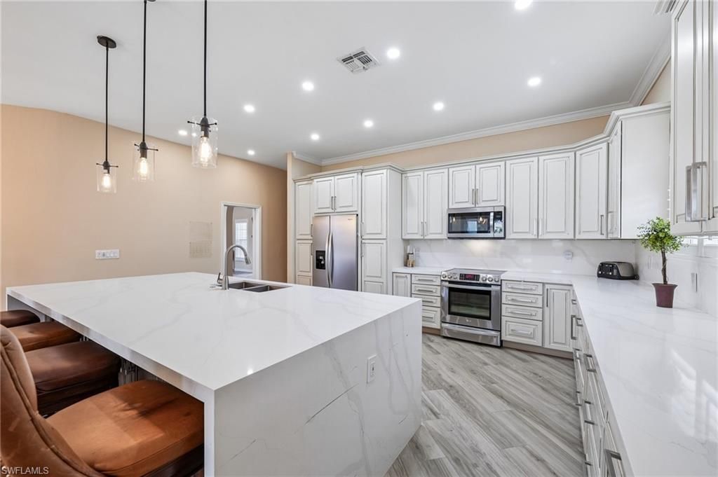 8868 Lely Island Cir, Naples, FL 34113 Photo
