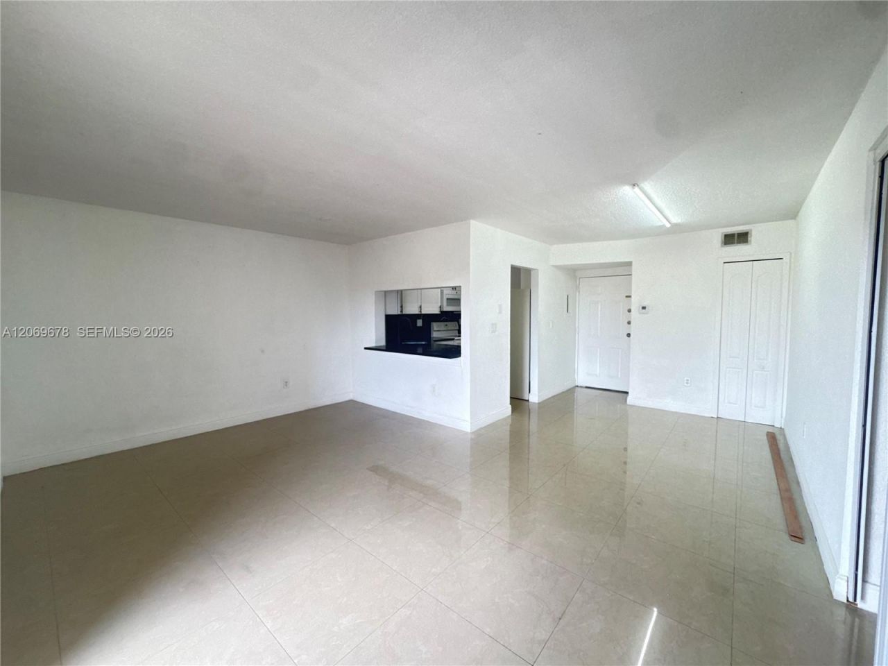 8500 NW 8th St , Unit 303, Miami, FL 33126 Photo