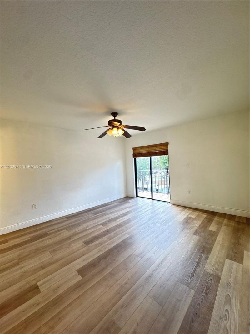 8500 NW 8th St , Unit 303, Miami, FL 33126 Photo