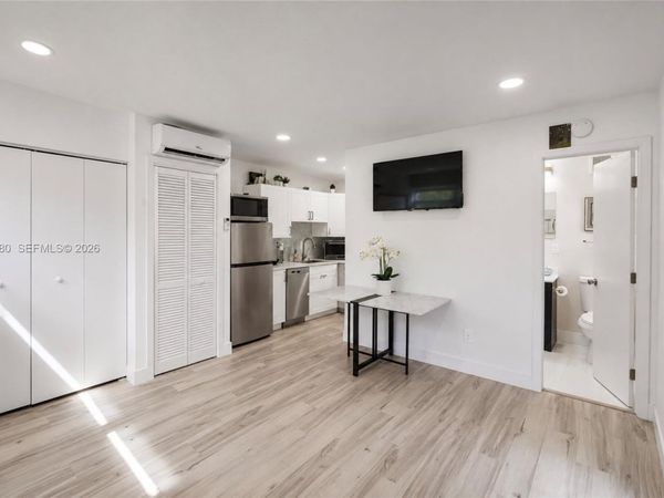 1125 Almeria Ave , Unit Cottage, Coral Gables, FL 33134