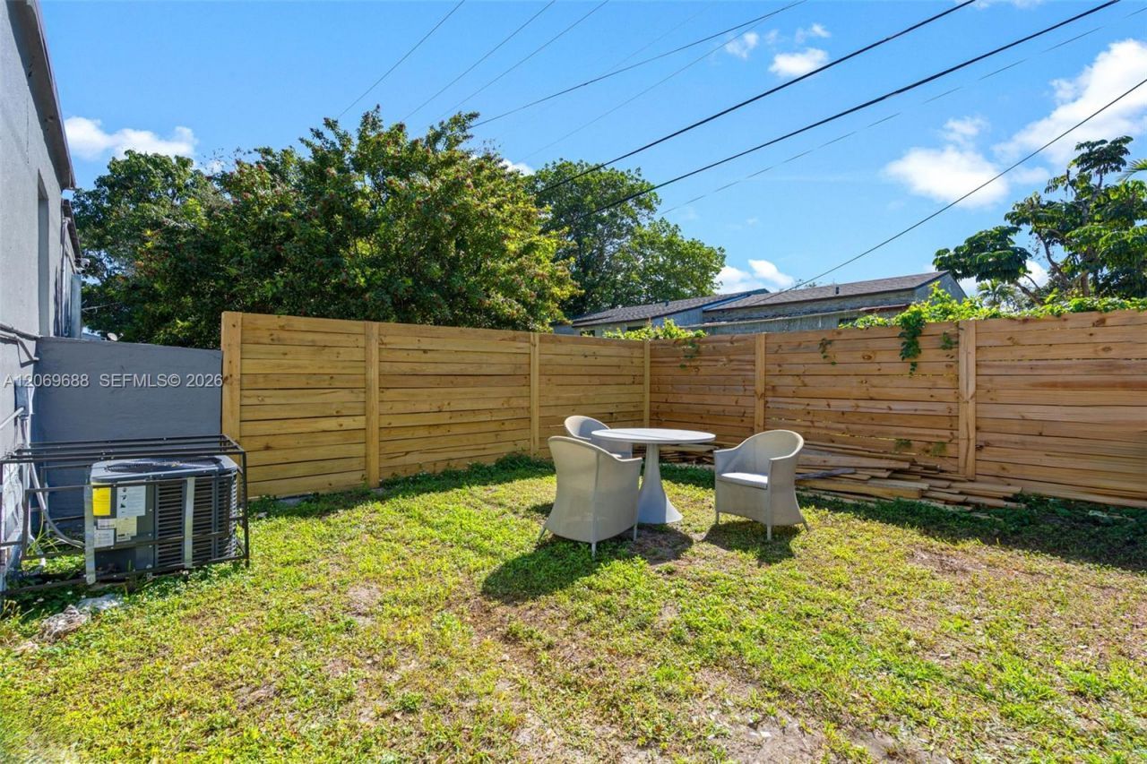 1780 NW 49th St , Miami, FL 33142 Photo