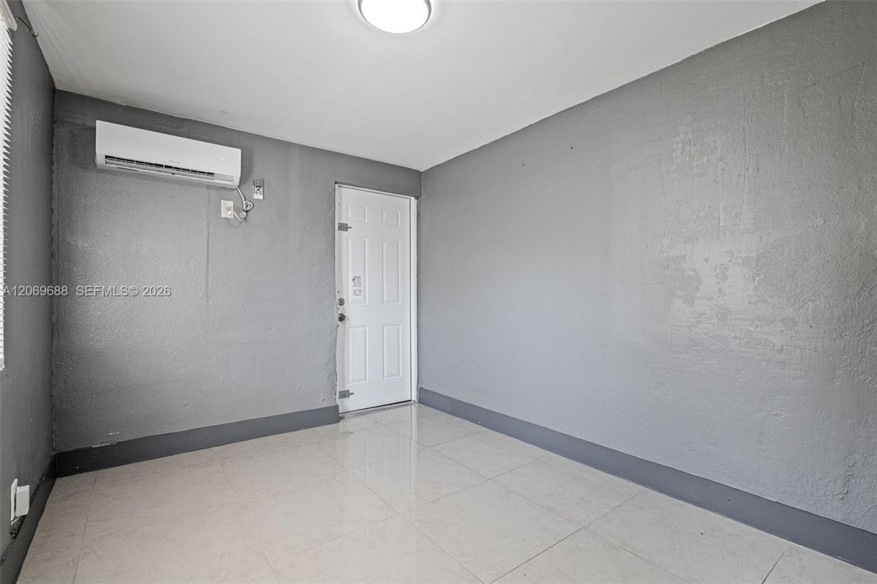 1780 NW 49th St , Miami, FL 33142 Photo