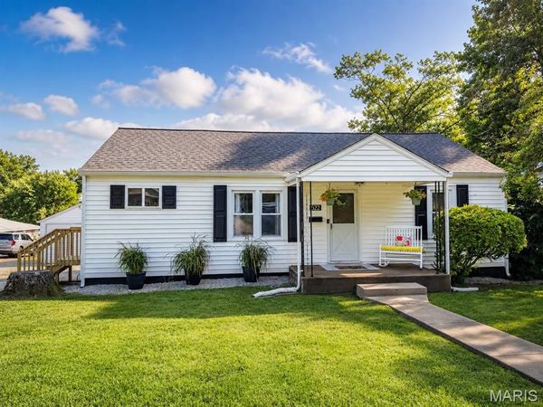 622 E College Street, Farmington, MO 63640