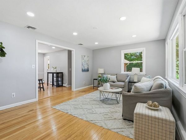 158 Devens St, Springfield, MA 01151
