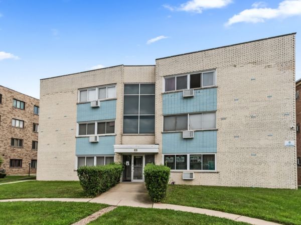 8203 Niles Center Road , Unit 3C, Skokie, IL 60077