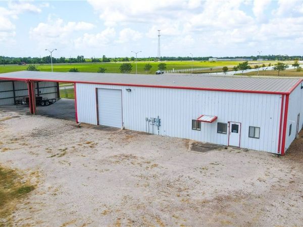 309 West Loop , El Campo, TX 77437