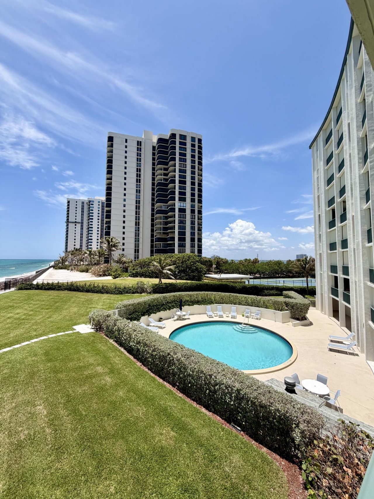 5400 N Ocean Drive, Singer Island, FL 33404 Photo